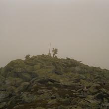 vrchol Papusa v hmle (2508 m)